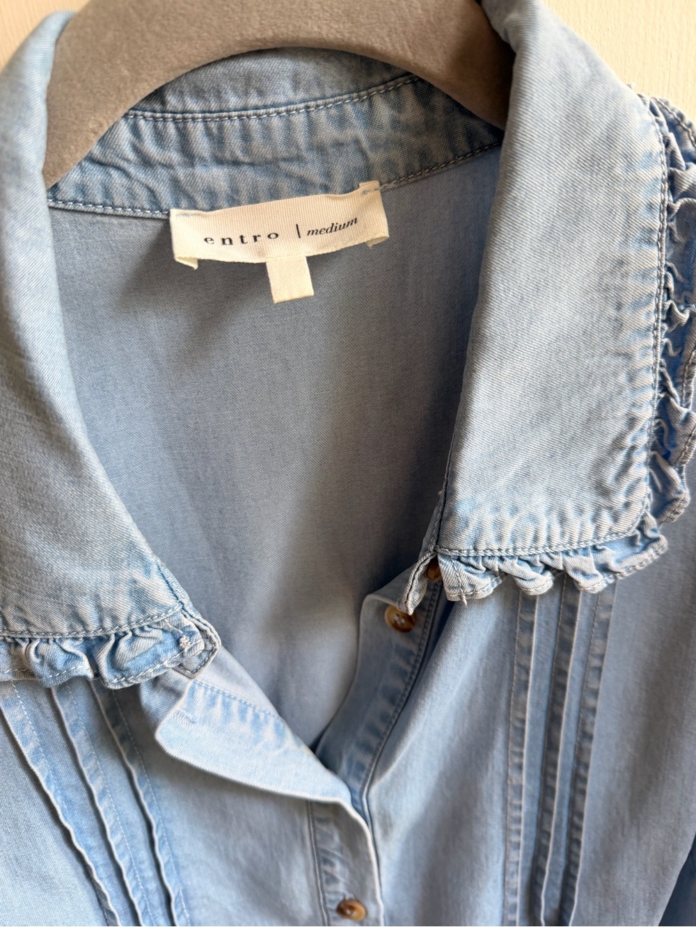 Entro Ruffle Denim Top - Beautiful Short Sleeve Button Front Top - Picture 2 of 3